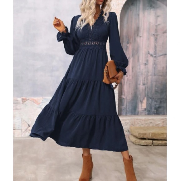 Luxe lace insert flounce sleeve blouse - Picture 2 of 7